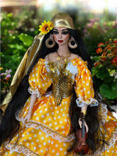 Load image into Gallery viewer, Gipsy  doll,Muñeca Gitana  ,Porcelain doll