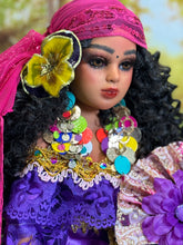 Load image into Gallery viewer, Gipsy doll,Gitana/Muñeca Mediana