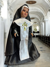 Load image into Gallery viewer, Monja ,Nun doll,Porcelain ,Muñeca espiritual