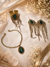 Load image into Gallery viewer, Set de Lujo ,Aretes /Collar /Pulso