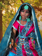 Load image into Gallery viewer, Hindu doll,Muñeca Hindu