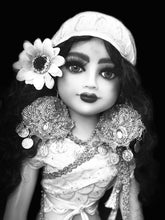 Load image into Gallery viewer, Gipsy doll,Muñeca  ,Gitana