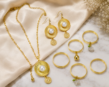 Load image into Gallery viewer, Set de Aretes /Collar /Set de Pulsos con Dije