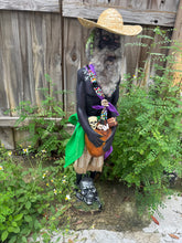 Load image into Gallery viewer, Zarabanda Doll,Tallado En Madera,Congo Africano