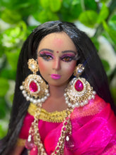 Load image into Gallery viewer, Hindu doll,Muñeca Hindu .Muñeca de Porcelana