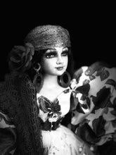 Load image into Gallery viewer, Gipsy Porcelain doll,Muñeca Gitana