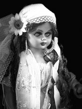 Load image into Gallery viewer, Oshun doll,Mamashola,Muñeca Espiritual